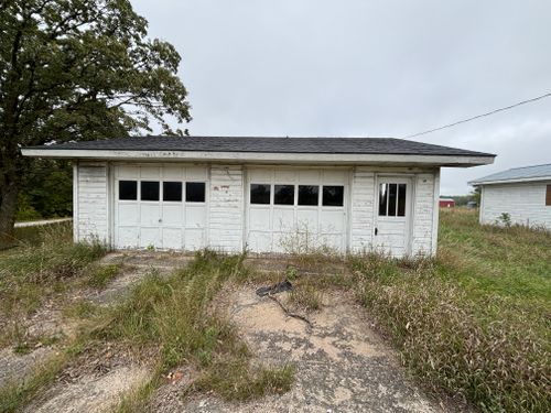 27'X27' 2 Stall Garage