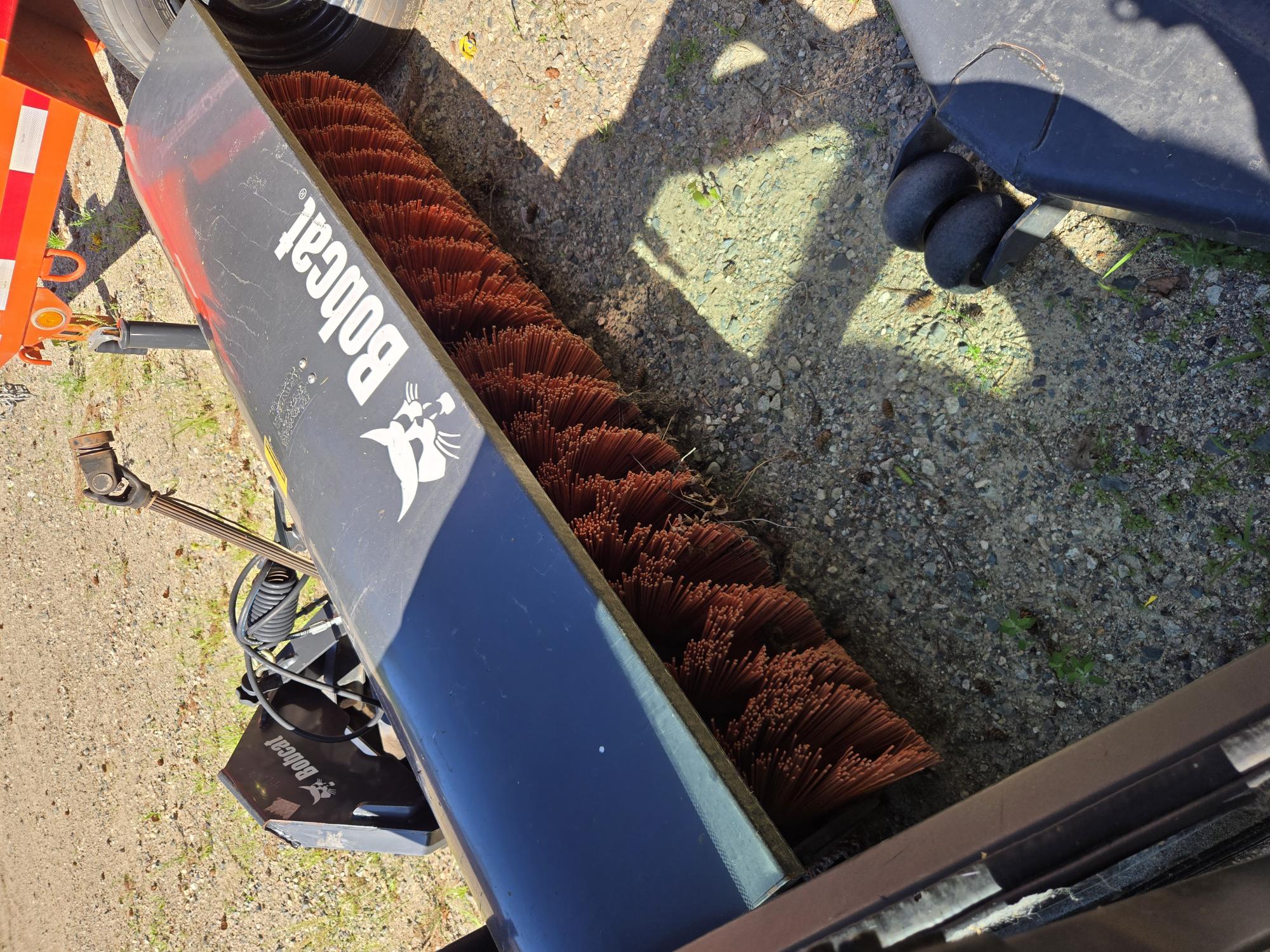 2013 BOBCAT FMAB70 70" ANGLE BROOM (1692899)