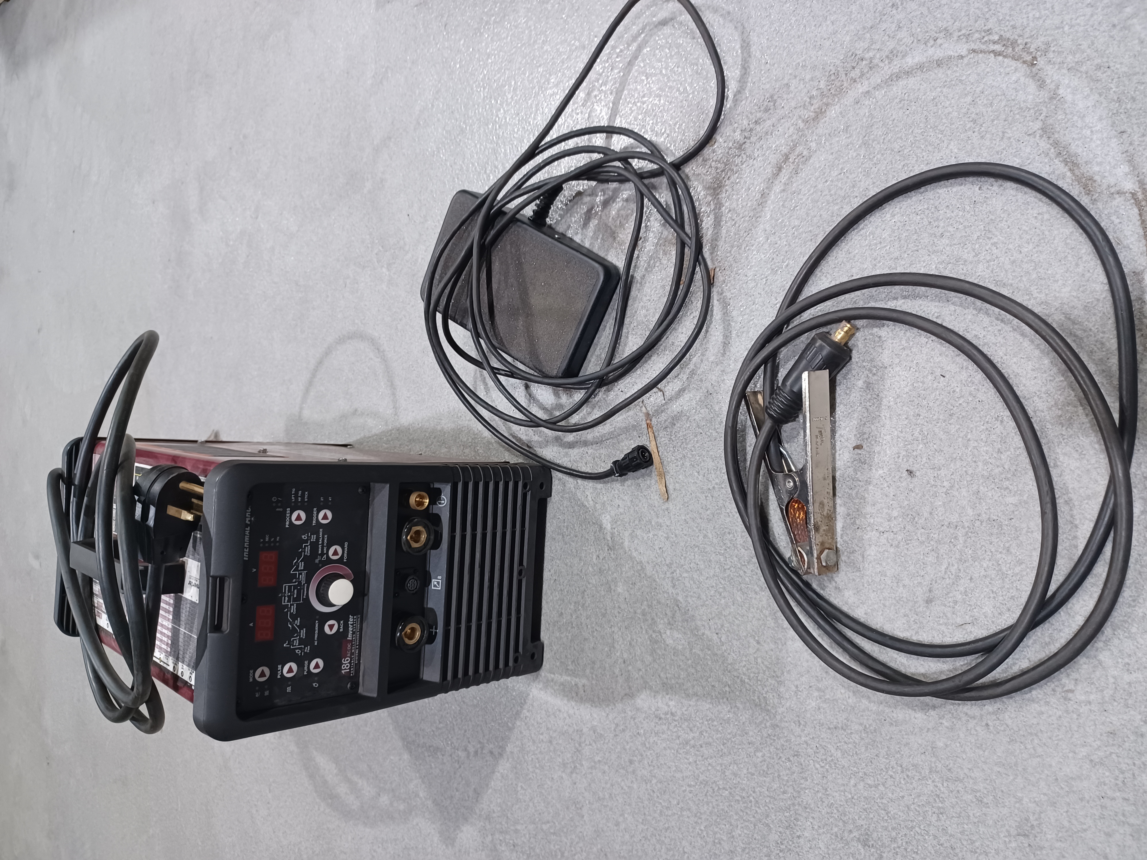 THERMAL ARC 186I AC/DC TIG INVERTER WELDER - NO TORCH