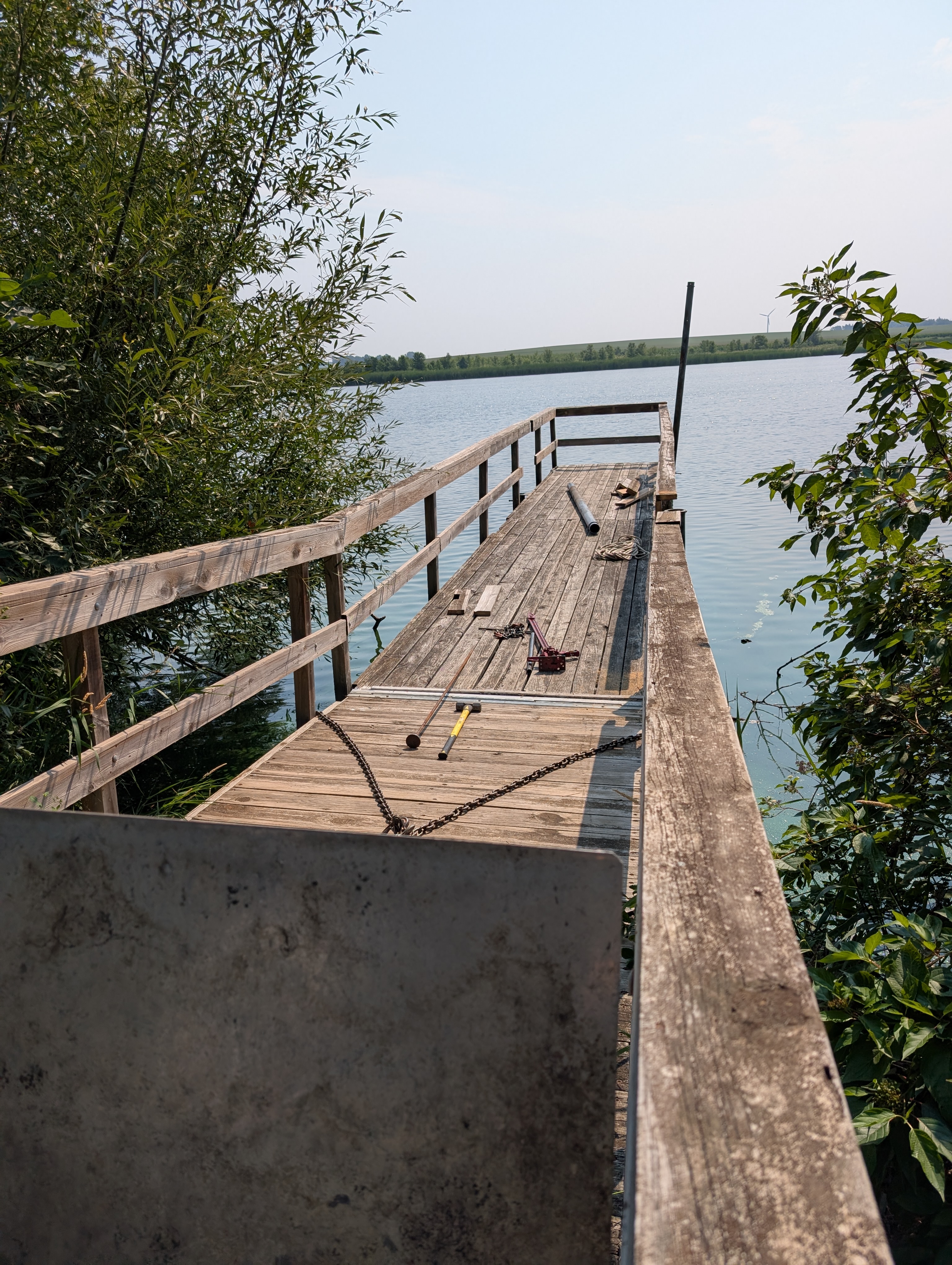 56' FLOATING FISHING PIER AND 40' IN FRAMES AND FLOATS