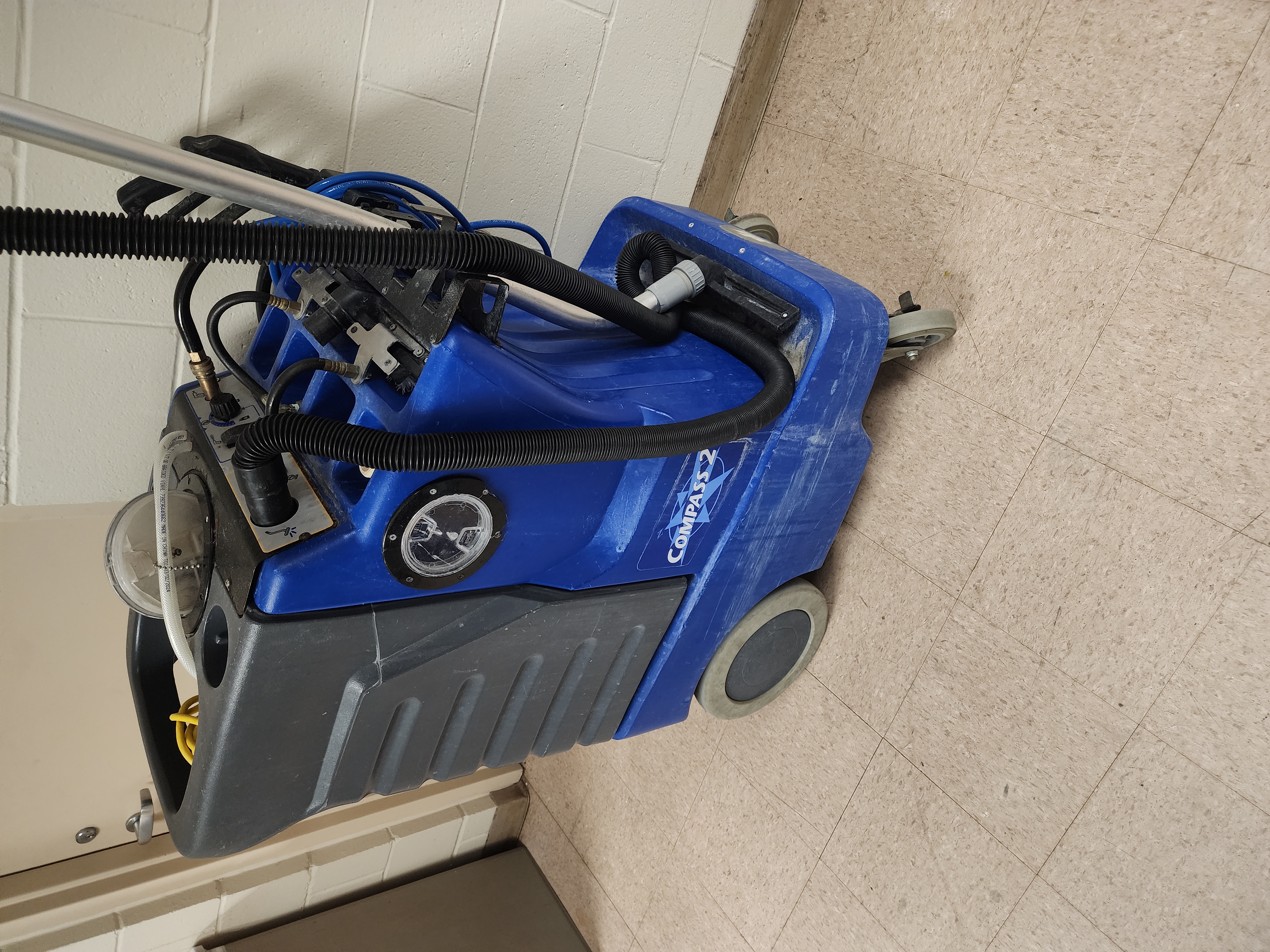 WINDSOR COMPASS 2 CLEANING MACHINE