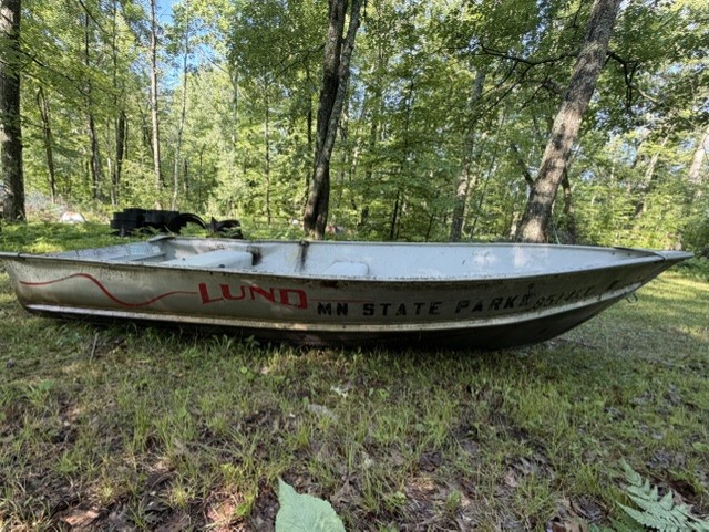 LUND 12FT ALUM POWERBOAT