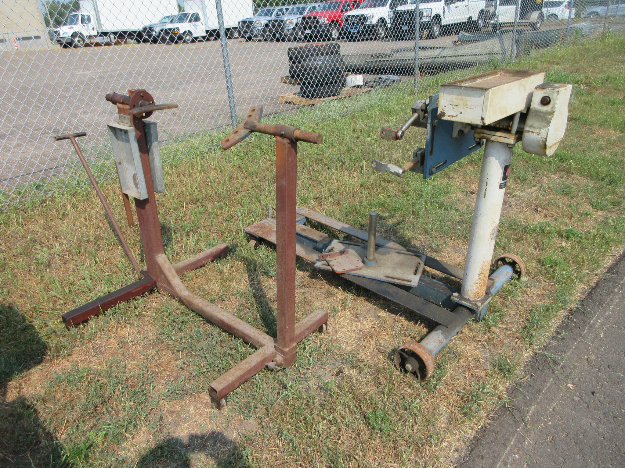 OTC ENGINE STAND, AND A DIFFERENTIAL STAND