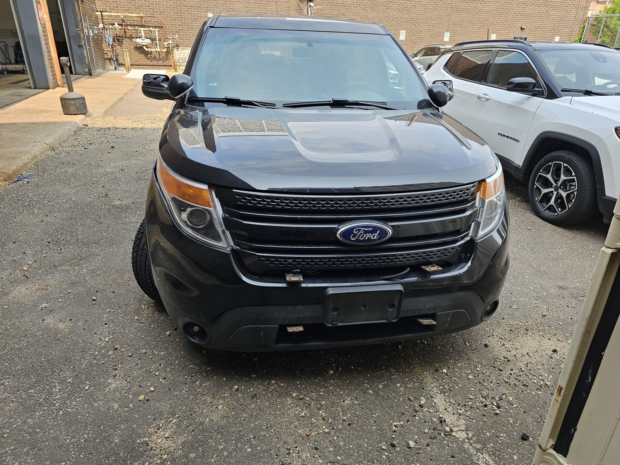 2015 FORD POLICE INTERCEPTOR SUV, SUSTAINED RIGHT SIDE DAMAGE, TOW OUT OF LOT.