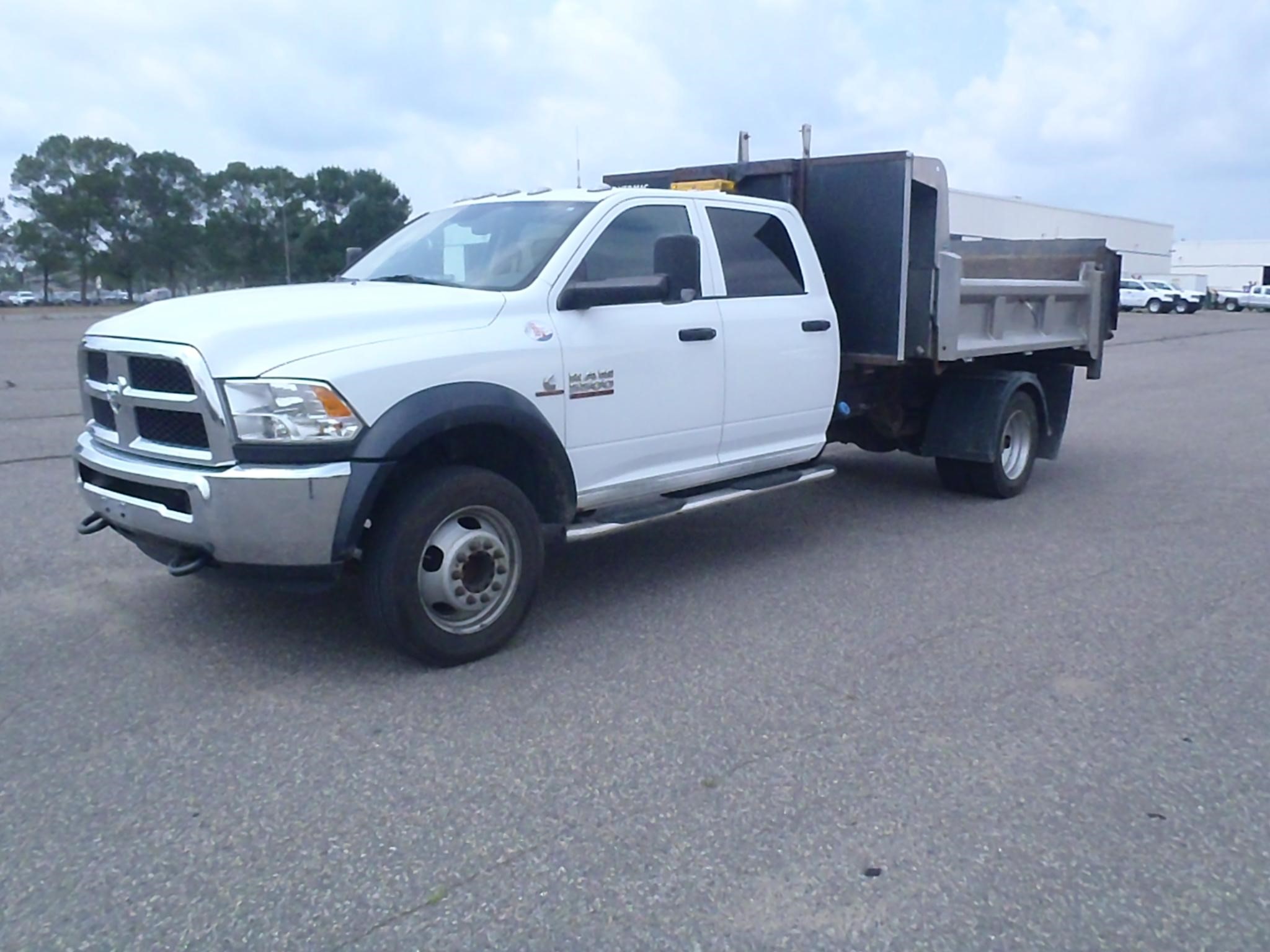 2017 RAM 5500 CHASSIS DP5L94 2WD CREW CAB 197.4" WB