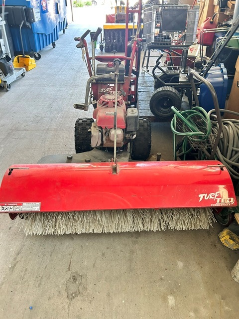 HONDA TURF TEQ 1305 POWER BROOM