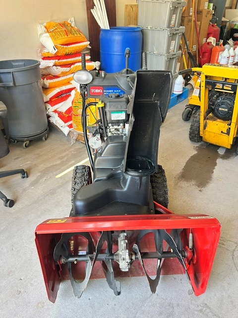 TORO SNOW THROWER