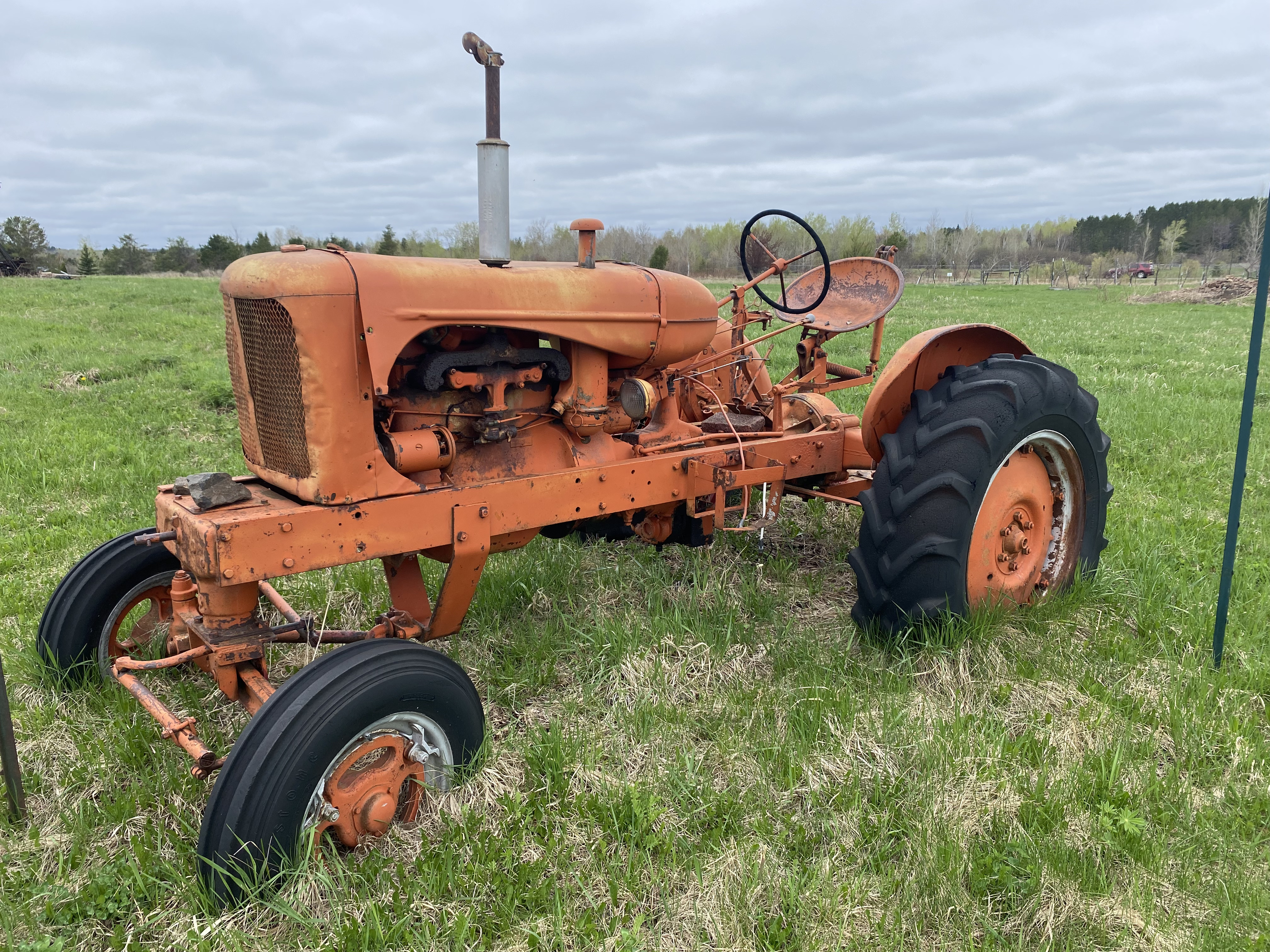 ALLIS CHALMER TRACTOR