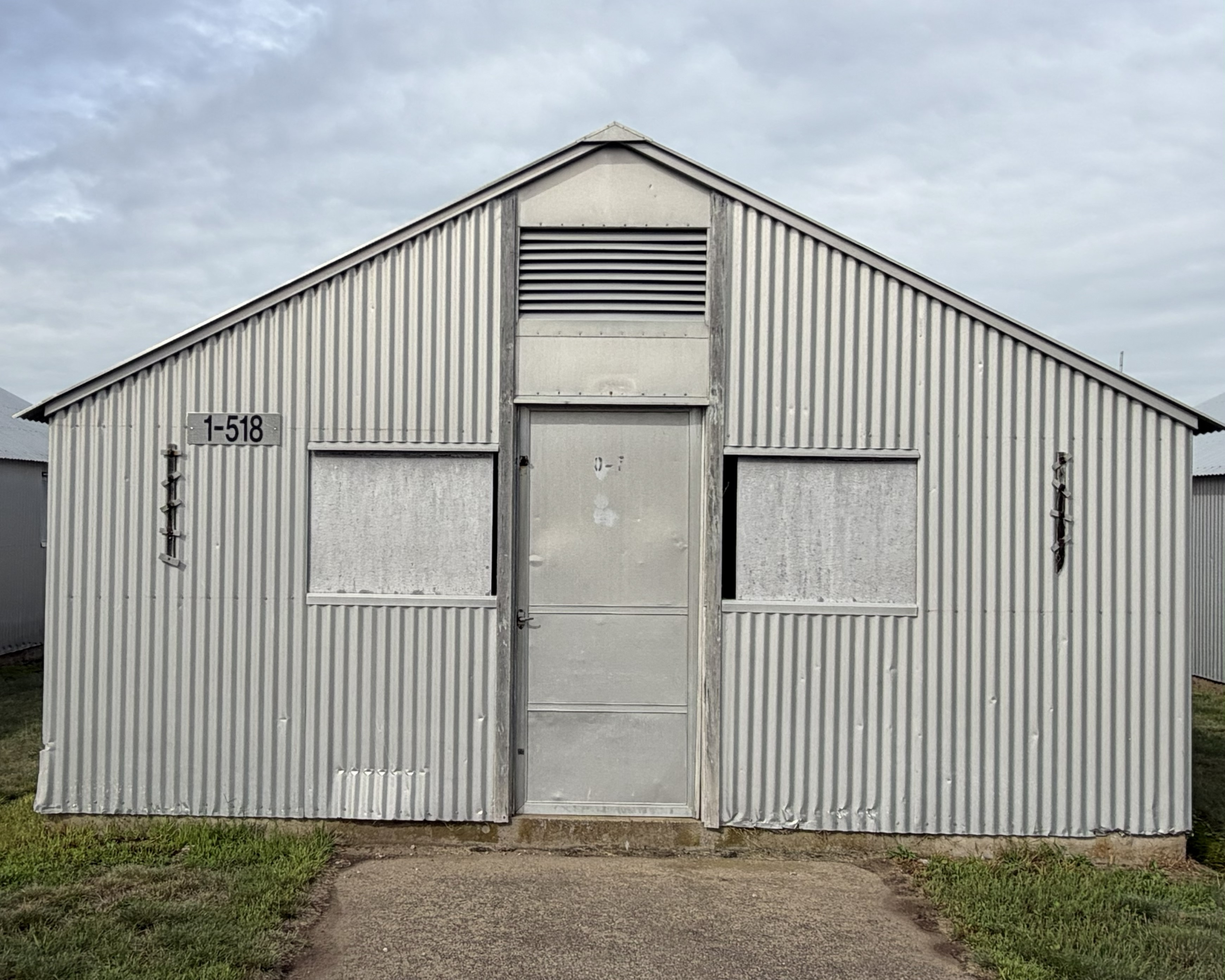 18 X 32 TALL SHED 1-518