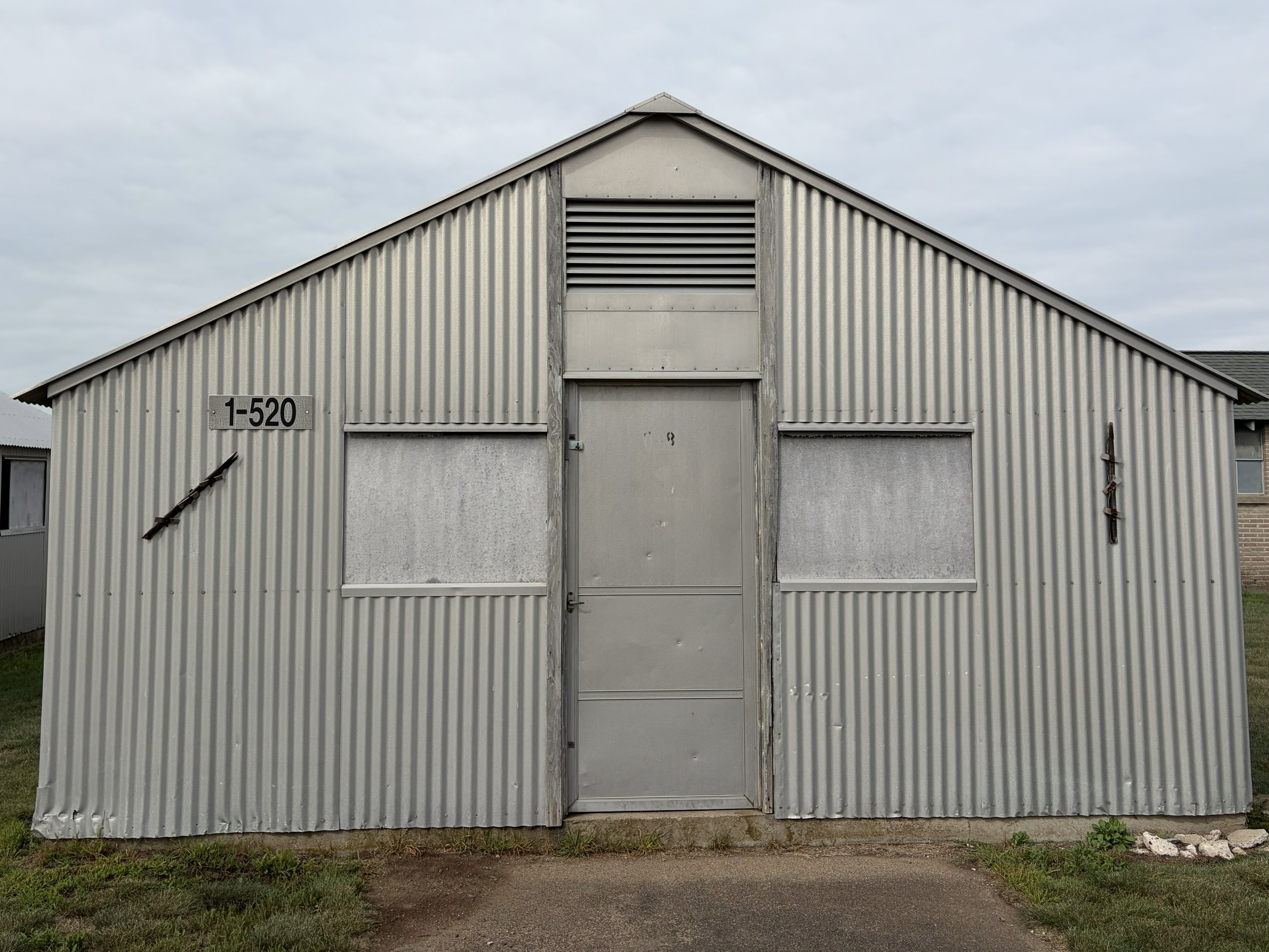 18 X 32 SHED TALL 1-520
