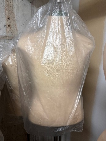 2 - MALE ½ FORM MANNEQUINS
