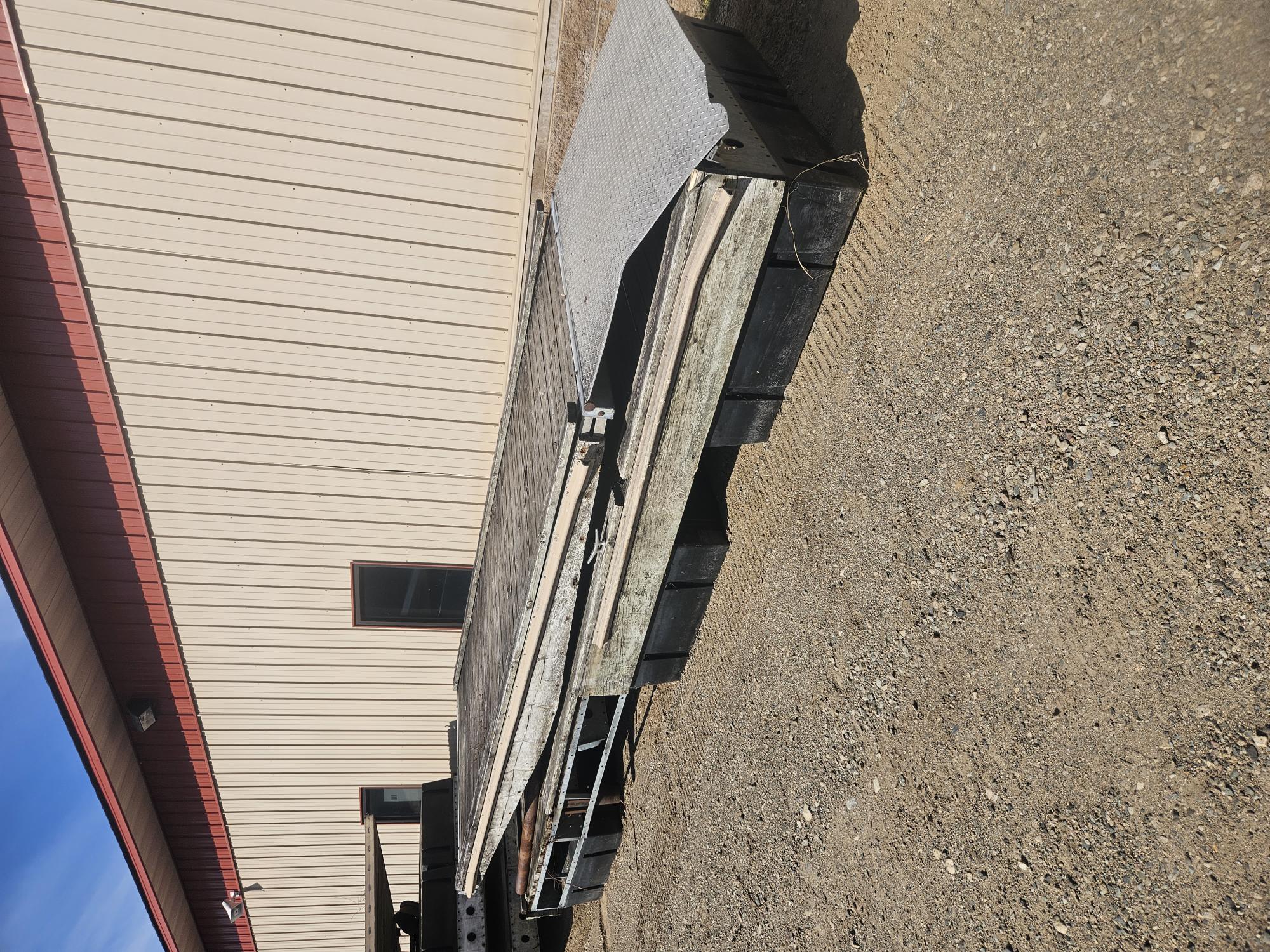 40'X6' BOARDING DOCK.