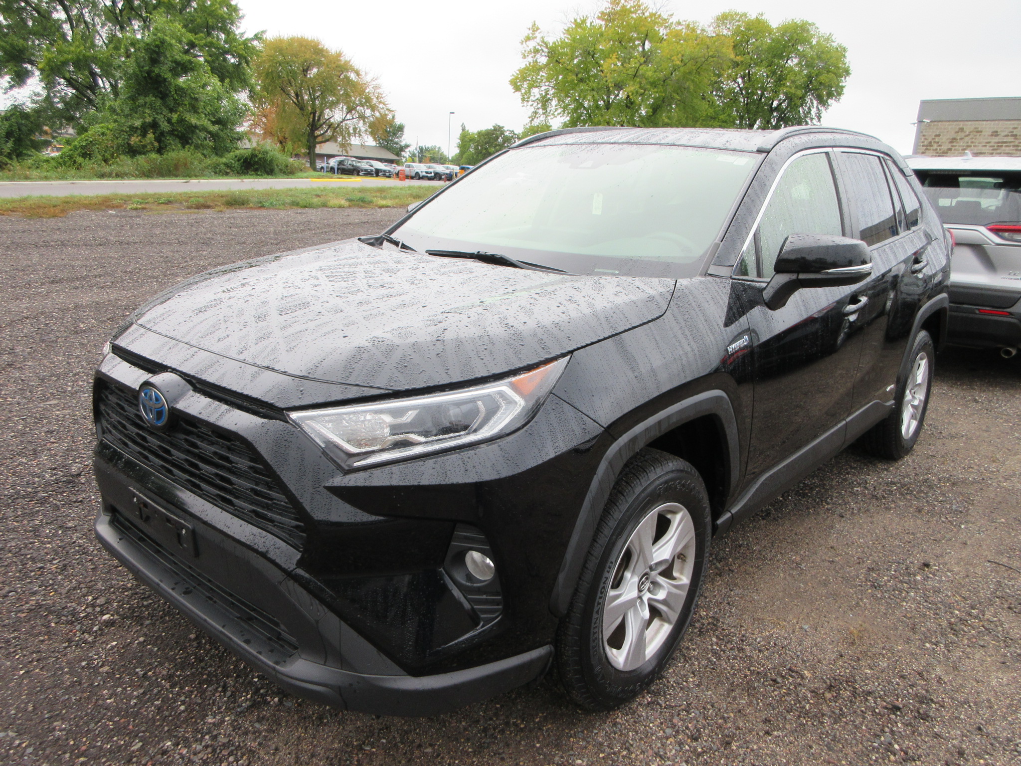 2019 TOYOTA RAV4 HYBRID XLE