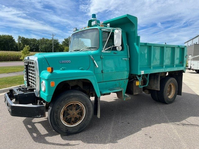 1987 FORD L8000